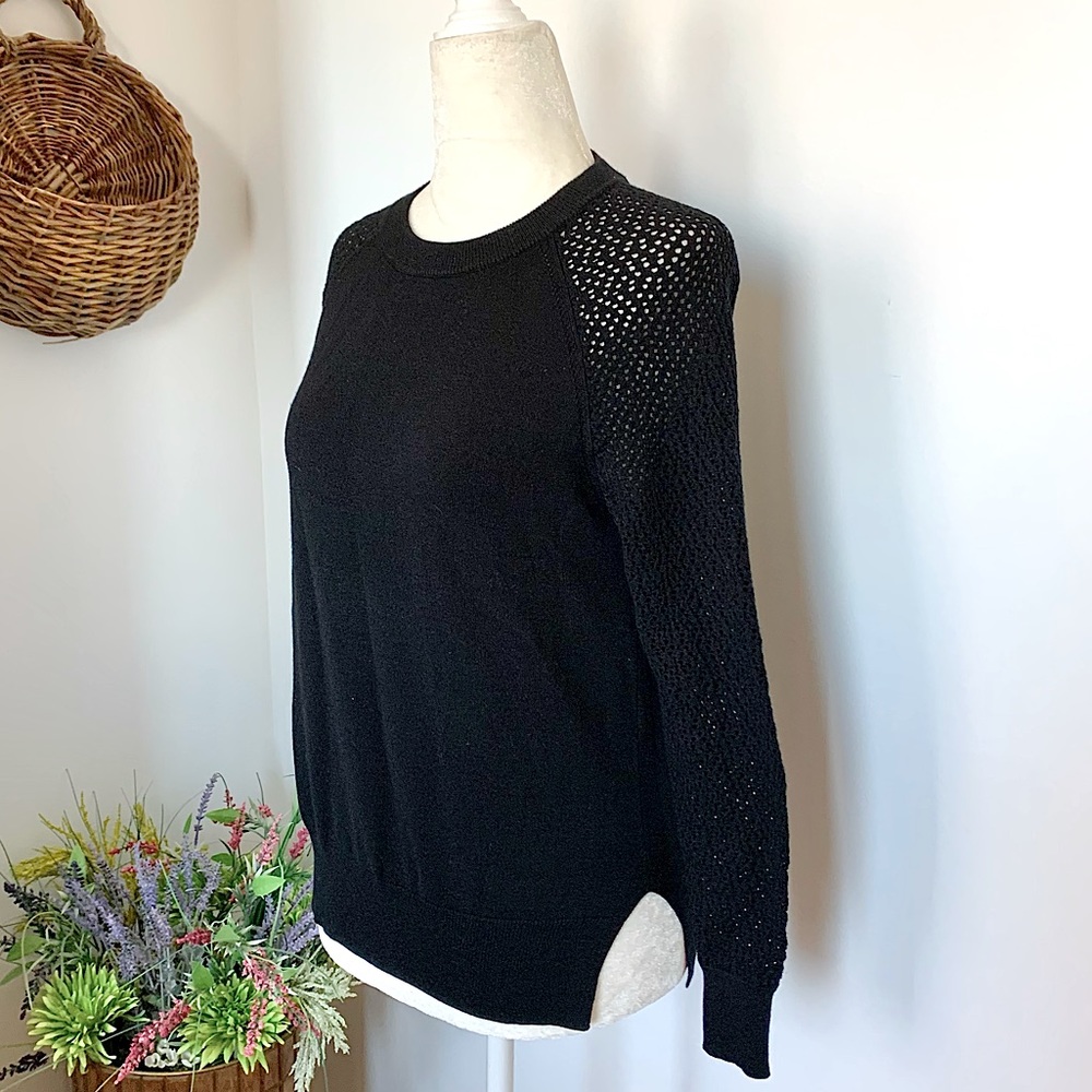 Aritzia Wilfred Free Italian Knit Sweater Perforated Shoulders black XS XXS - Picture 3 of 16